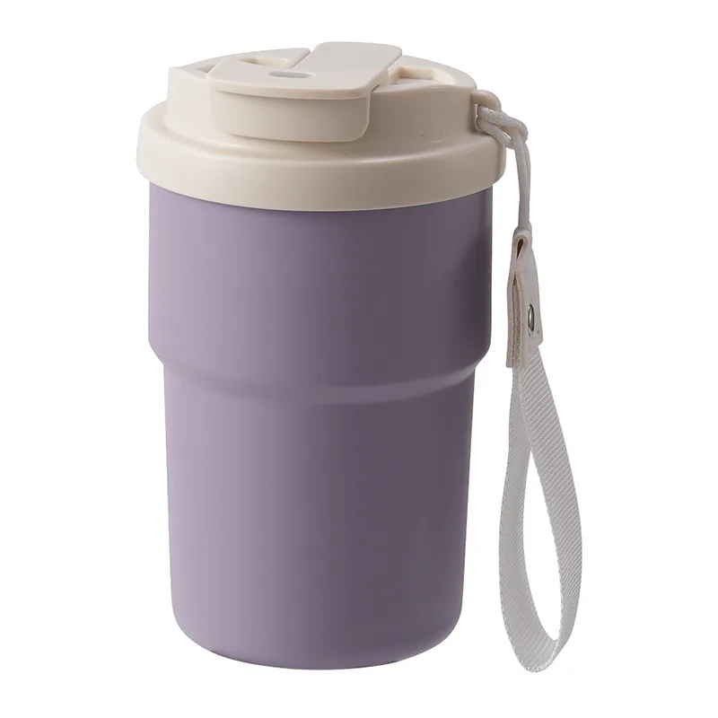 Xícaras de café com tampa